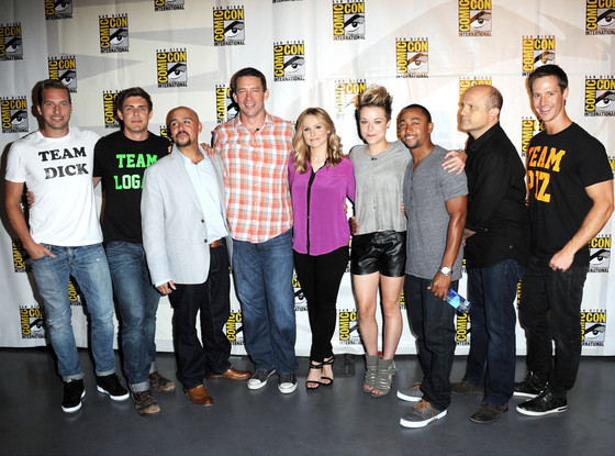 Ryan Hansen, Chris Lowell, Francis Capra, Rob Thomas, Kristen Bell, Tina Majorino, Percy Dag, Veronica Mars Ryan Hansen, Chris Lowell, Francis Capra, Rob Thomas, Kristen Bell, Tina Majorino, Percy Dag, Veronica Mars